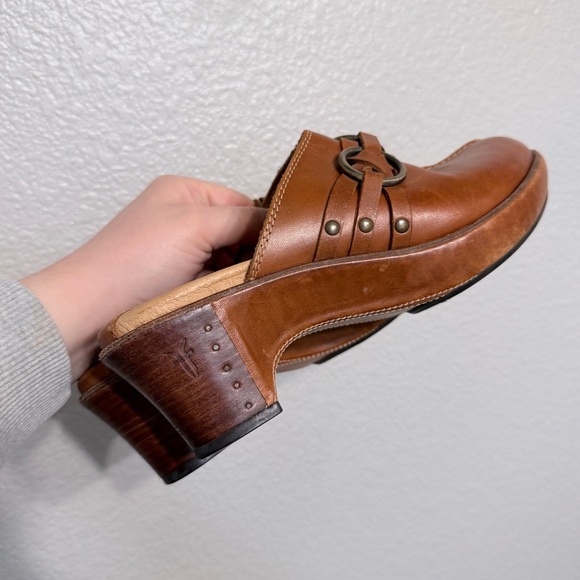 Frye Cheryl Triple Ring Boho Western Clog Mules in Brown Leather - Women’s 8 - Picture 3 of 10
